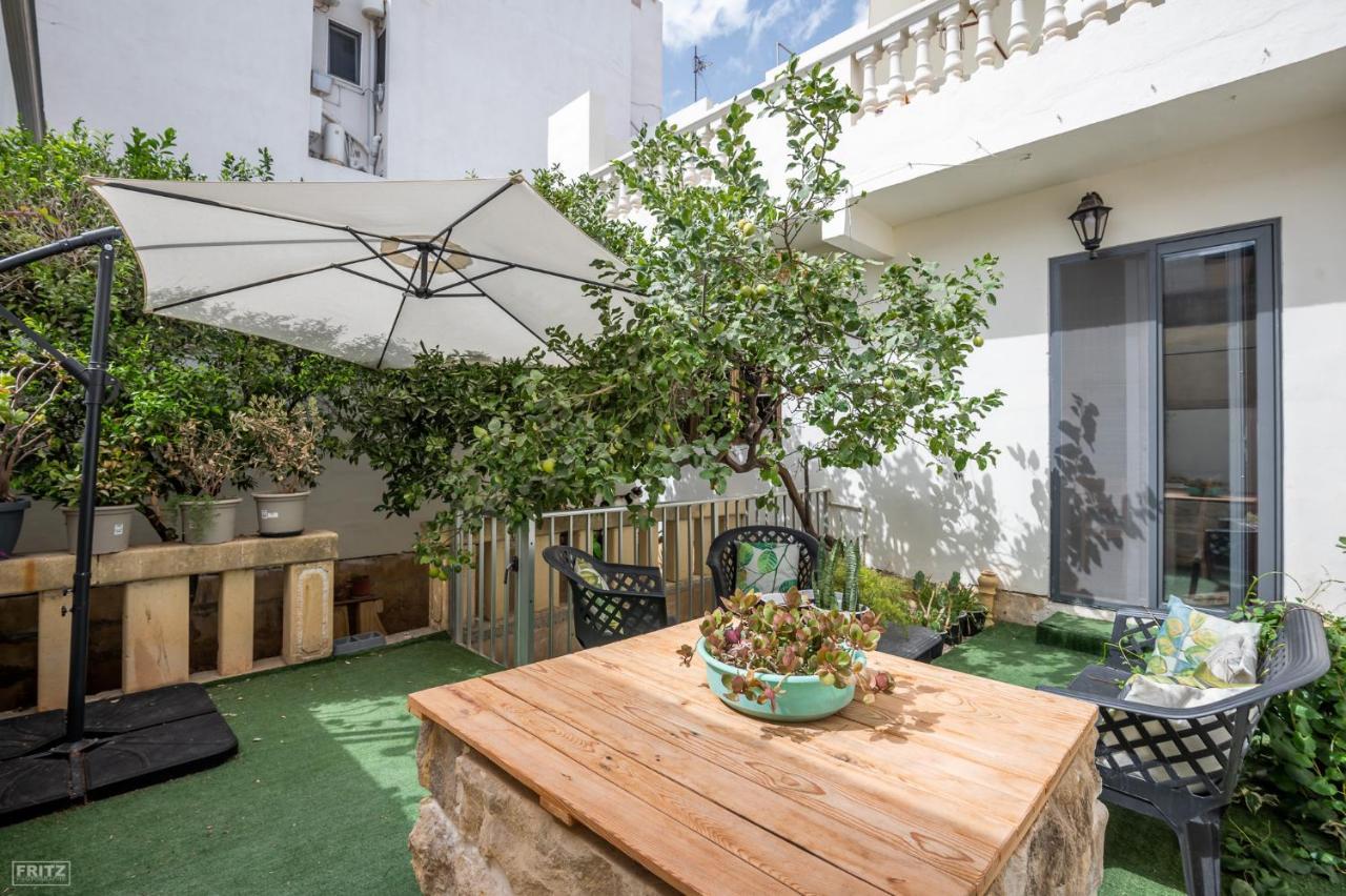 Close To Airport - Private Room With Private Bathroom Adults Only Gudja Exterior photo