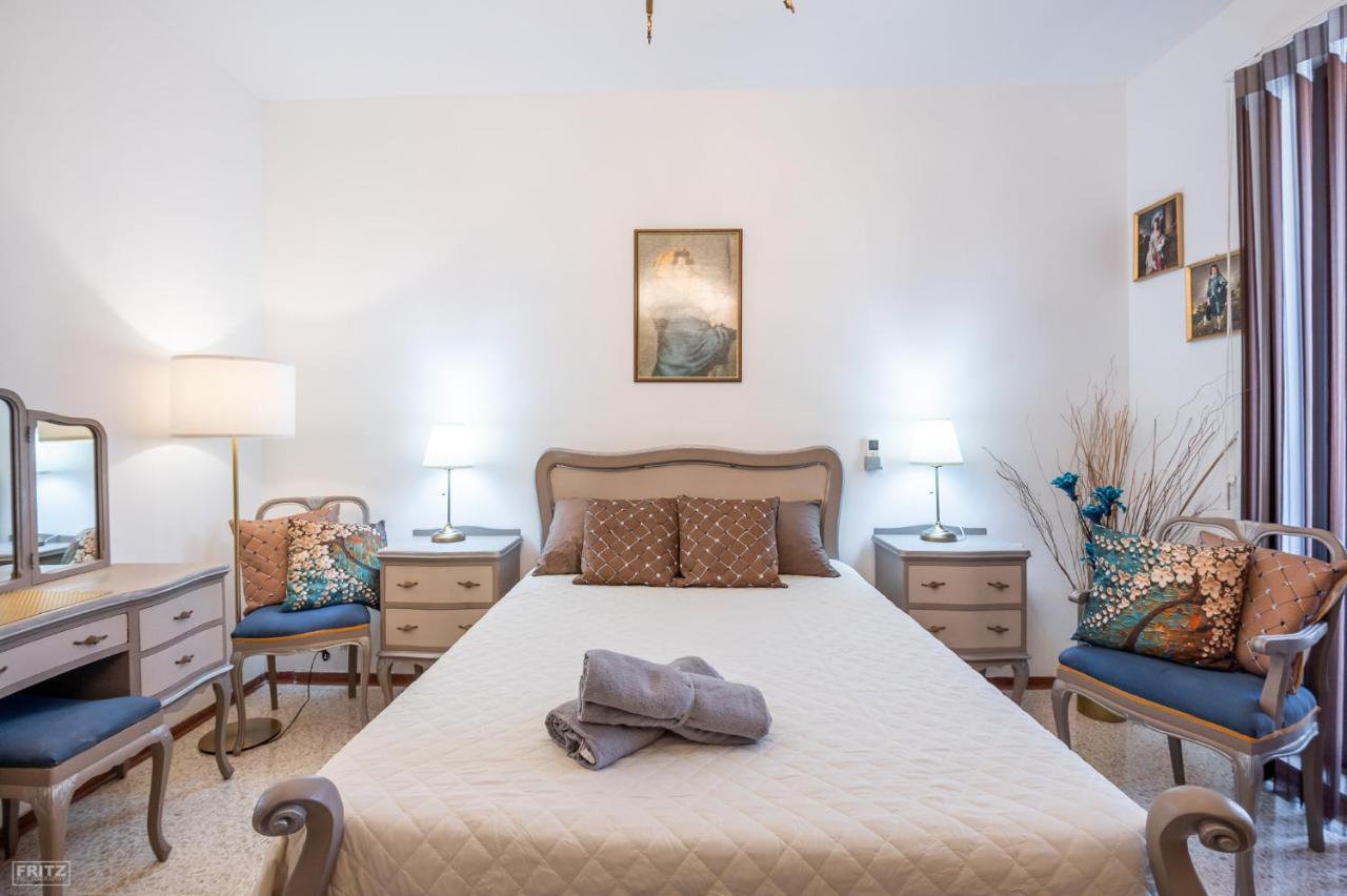 Close To Airport - Private Room With Private Bathroom Adults Only Gudja Exterior photo