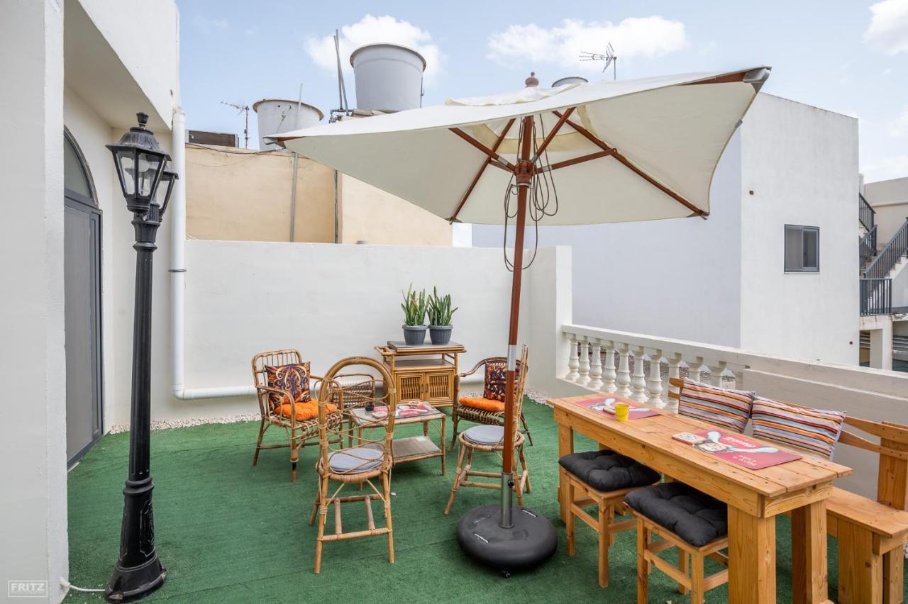 Close To Airport - Private Room With Private Bathroom Adults Only Gudja Exterior photo